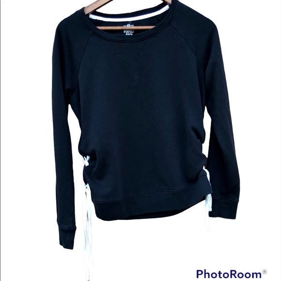 SO Perfectly Soft Crew black pullover sweatshirt Sz. Medium
